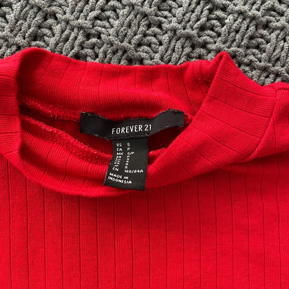 Bright Red Ribbed Turtle Neck - Picture 2 of 2